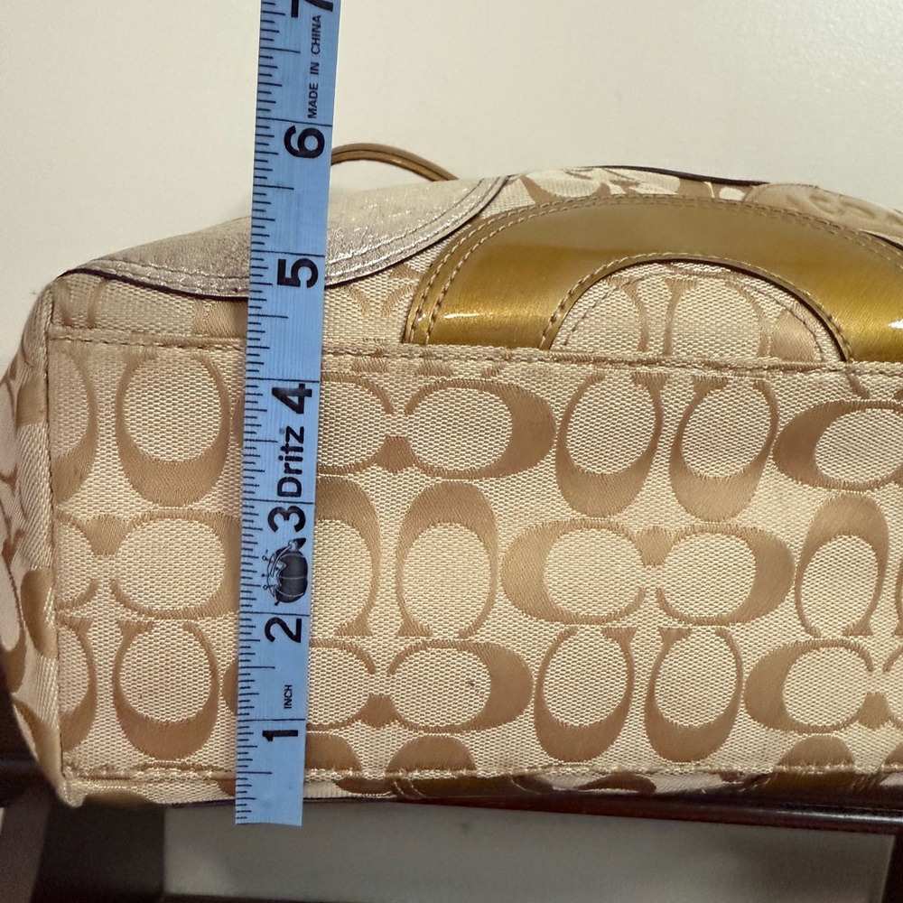 Coach “Carly” patchwork Metallic Gold and Silver Circle Tote bag - Picture 9 of 15